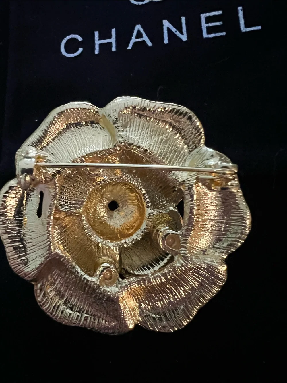 CHANEL Cream Pearl-Trim Camellia Brooch - Picture 5 of 6